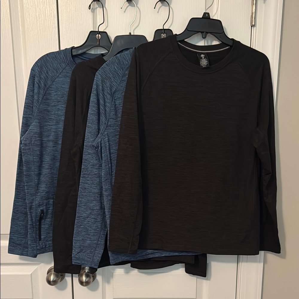 Men's Medium Bundle of 4 Tech Fleece Crew Long Sleeve - 2 Heather Black & 2 Blue